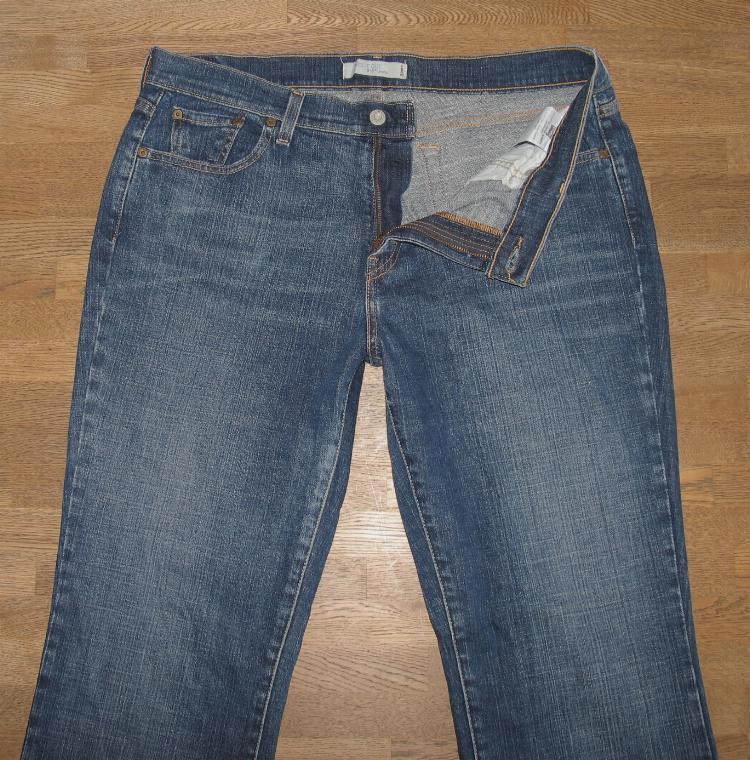 Levi`S 515 Bootcut Ladies- Levis / Jeans IN Blue IN 14M Approx. W34 ...